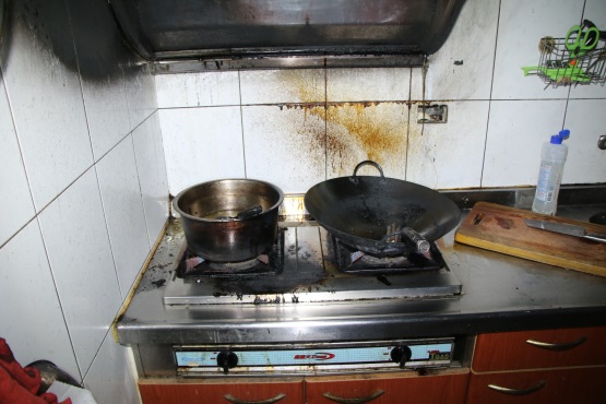 廚房僅鍋子及排油煙機受燒