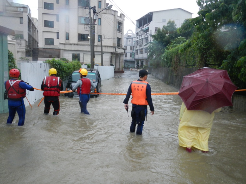 蘇拉颱風救災