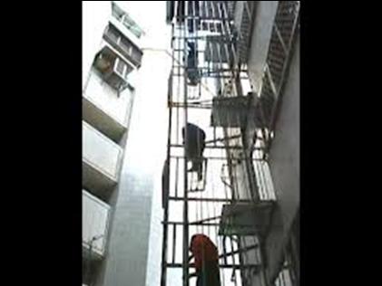 吳鳳科技大學的免電力自走式避難梯